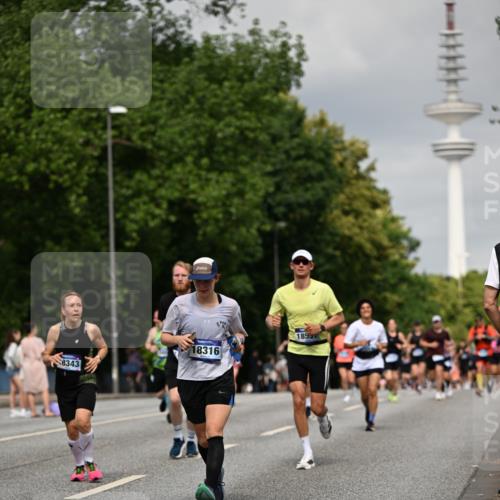 29.06.2025 - hella hamburg halbmarathon Dr. Thomas Lammeyer http://msf.ph/oto/8193428 29.06.2025 10:11:15 Kennedybrücke 4502, 5287, 5807, 5845, 5926, 6314, 6664, 9560, 10212, 10703, 11114, 11394 meine-sportfotos.de