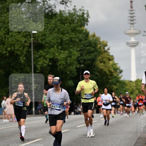 29.06.2025 - hella hamburg halbmarathon Dr. Thomas Lammeyer http://msf.ph/oto/8193435 29.06.2025 10:11:15 Kennedybrücke 4502, 5287, 5807, 5845, 5926, 6314, 6664, 9560, 10212, 10703, 11114, 11394 meine-sportfotos.de