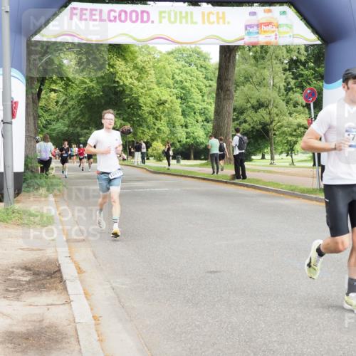 29.06.2025 - hella hamburg halbmarathon MichiJ http://msf.ph/oto/8193449 29.06.2025 10:20:05 Zwischen KM18-KM19 3379, 8323, 12691, 17768, 18871 meine-sportfotos.de
