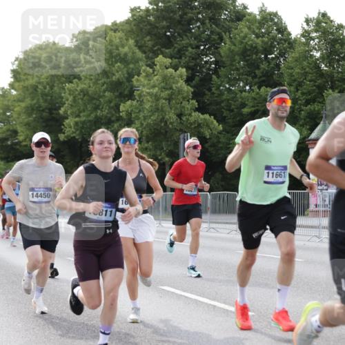 29.06.2025 - hella hamburg halbmarathon Jannik Wohlers http://msf.ph/oto/8193485 29.06.2025 09:46:09 Lombardsbrücke 1344, 1889, 2243, 4477, 4944, 5048, 5152, 6683, 7534, 7628, 7901, 8312, 8784, 8864, 10298, 10865, 10929, 11230, 11304, 11661, 12447, 12987, 13252, 13617, 13961, 14310, 14450, 15902, 16065, 16140, 16243, 16811, 16931, 16957, 17751, 18277, 18422 meine-sportfotos.de