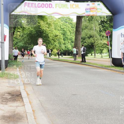 29.06.2025 - hella hamburg halbmarathon MichiJ http://msf.ph/oto/8193515 29.06.2025 10:20:06 Zwischen KM18-KM19 3379, 8323, 12691, 17768, 18871 meine-sportfotos.de