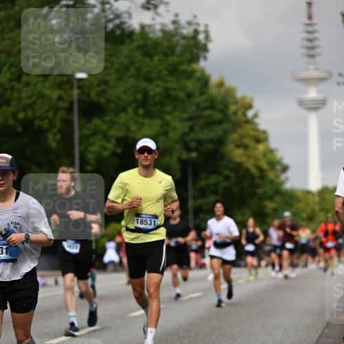 29.06.2025 - hella hamburg halbmarathon Dr. Thomas Lammeyer http://msf.ph/oto/8193524 29.06.2025 10:11:17 Kennedybrücke 4502, 5287, 5807, 5845, 5926, 6314, 6664, 10212, 10283, 10703, 11114, 11394 meine-sportfotos.de