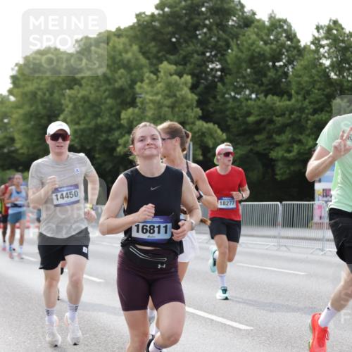 29.06.2025 - hella hamburg halbmarathon Jannik Wohlers http://msf.ph/oto/8193563 29.06.2025 09:46:10 Lombardsbrücke 1344, 1889, 2243, 4477, 4944, 5048, 5152, 6683, 7534, 7628, 7901, 8312, 8784, 10298, 10865, 10927, 10929, 11230, 11304, 11661, 12447, 12987, 13252, 13617, 13961, 14310, 14450, 15902, 16065, 16140, 16243, 16811, 16931, 16957, 17751, 18277, 18422 meine-sportfotos.de
