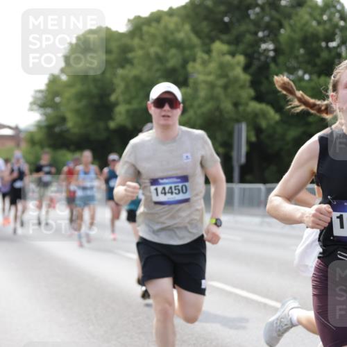 29.06.2025 - hella hamburg halbmarathon Jannik Wohlers http://msf.ph/oto/8193618 29.06.2025 09:46:10 Lombardsbrücke 1344, 1889, 2243, 4477, 4944, 5048, 5152, 6683, 7534, 7628, 7901, 8312, 8784, 10298, 10865, 10927, 10929, 11230, 11304, 11661, 12447, 12987, 13252, 13617, 13961, 14310, 14450, 15902, 16065, 16140, 16243, 16811, 16931, 16957, 17751, 18277, 18422 meine-sportfotos.de