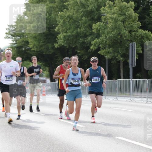 29.06.2025 - hella hamburg halbmarathon Jannik Wohlers http://msf.ph/oto/8193683 29.06.2025 09:46:12 Lombardsbrücke 1344, 1889, 2243, 4477, 4944, 5048, 5152, 6683, 7534, 7628, 8312, 8784, 10298, 10865, 10927, 10929, 11230, 11304, 11661, 12447, 12987, 13961, 14310, 14450, 15902, 16065, 16140, 16243, 16619, 16811, 16957, 17751, 18277, 18422 meine-sportfotos.de