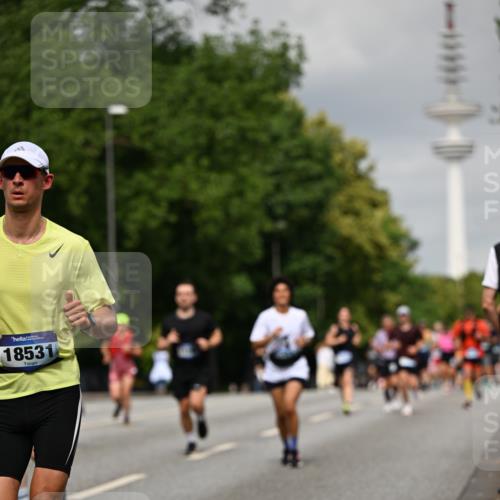 29.06.2025 - hella hamburg halbmarathon Dr. Thomas Lammeyer http://msf.ph/oto/8193687 29.06.2025 10:11:18 Kennedybrücke 4502, 5287, 5807, 5845, 5926, 6517, 7503, 10212, 10283, 10703, 11114, 11394 meine-sportfotos.de