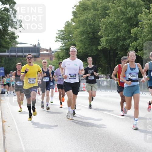 29.06.2025 - hella hamburg halbmarathon Jannik Wohlers http://msf.ph/oto/8193704 29.06.2025 09:46:12 Lombardsbrücke 1344, 1889, 2243, 4477, 4944, 5048, 5152, 6683, 7534, 7628, 8312, 8784, 10298, 10865, 10927, 10929, 11230, 11304, 11661, 12447, 12987, 13961, 14310, 14450, 15902, 16065, 16140, 16243, 16619, 16811, 16957, 17751, 18277, 18422 meine-sportfotos.de
