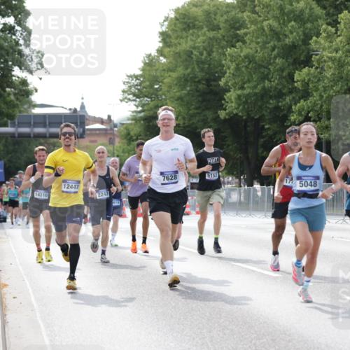 29.06.2025 - hella hamburg halbmarathon Jannik Wohlers http://msf.ph/oto/8193742 29.06.2025 09:46:13 Lombardsbrücke 1344, 1889, 2243, 4477, 4944, 5048, 5152, 6683, 7628, 8312, 8784, 10298, 10927, 10929, 11230, 11304, 11661, 12447, 12987, 13961, 14310, 14450, 15902, 16065, 16140, 16243, 16505, 16619, 16811, 16957, 17751, 18277, 18422 meine-sportfotos.de