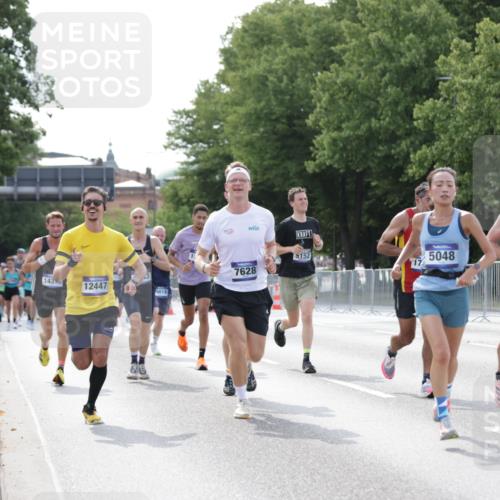 29.06.2025 - hella hamburg halbmarathon Jannik Wohlers http://msf.ph/oto/8193781 29.06.2025 09:46:13 Lombardsbrücke 1344, 1889, 2243, 4477, 4944, 5048, 5152, 6683, 7628, 8312, 8784, 10298, 10927, 10929, 11230, 11304, 11661, 12447, 12987, 13961, 14310, 14450, 15902, 16065, 16140, 16243, 16505, 16619, 16811, 16957, 17751, 18277, 18422 meine-sportfotos.de