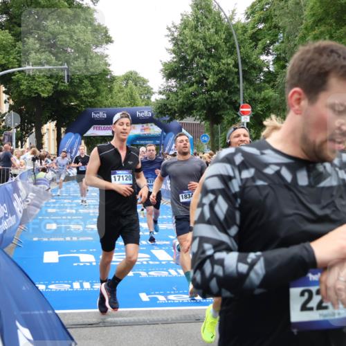 29.06.2025 - hella hamburg halbmarathon Zöllner http://msf.ph/oto/8193812 29.06.2025 10:45:19 Ziel 2188, 5706, 6054, 6375, 7087, 9105, 10064, 12783, 15563, 15636, 15651, 15741, 15760, 16513, 17120, 18346, 18718 meine-sportfotos.de