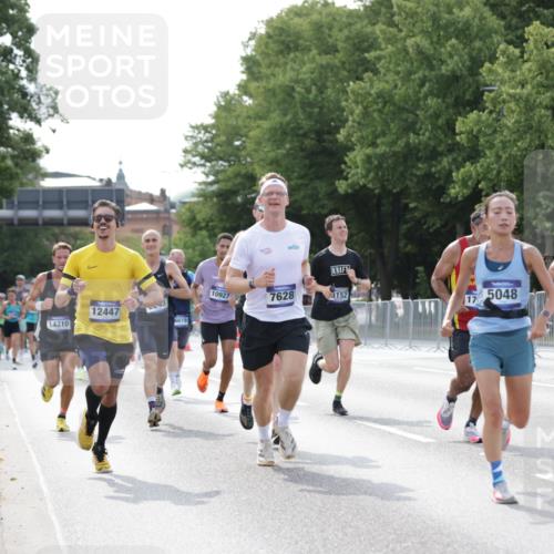 29.06.2025 - hella hamburg halbmarathon Jannik Wohlers http://msf.ph/oto/8193820 29.06.2025 09:46:13 Lombardsbrücke 1344, 1889, 2243, 4477, 4944, 5048, 5152, 6683, 7628, 8312, 8784, 10298, 10927, 10929, 11230, 11304, 11661, 12447, 12987, 13961, 14310, 14450, 15902, 16065, 16140, 16243, 16505, 16619, 16811, 16957, 17751, 18277, 18422 meine-sportfotos.de
