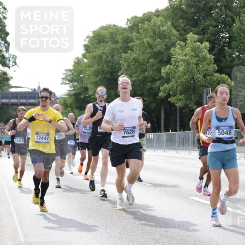 29.06.2025 - hella hamburg halbmarathon Jannik Wohlers http://msf.ph/oto/8193859 29.06.2025 09:46:14 Lombardsbrücke 1344, 1889, 2243, 4477, 4944, 5048, 5152, 6683, 7628, 8312, 8784, 10298, 10927, 10929, 11230, 11304, 11661, 12447, 12987, 13961, 14310, 14450, 15902, 16065, 16140, 16243, 16505, 16619, 16811, 16957, 17751, 18277, 18422 meine-sportfotos.de