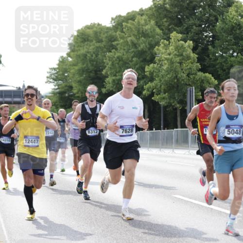 29.06.2025 - hella hamburg halbmarathon Jannik Wohlers http://msf.ph/oto/8193935 29.06.2025 09:46:14 Lombardsbrücke 1344, 1889, 2243, 4477, 4944, 5048, 5152, 6683, 7628, 8312, 8784, 10298, 10927, 10929, 11230, 11304, 11661, 12447, 12987, 13961, 14310, 14450, 15902, 16065, 16140, 16243, 16505, 16619, 16811, 16957, 17751, 18277, 18422 meine-sportfotos.de