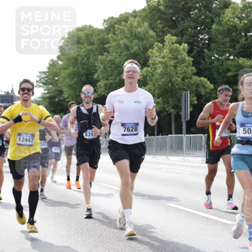 29.06.2025 - hella hamburg halbmarathon Jannik Wohlers http://msf.ph/oto/8193999 29.06.2025 09:46:14 Lombardsbrücke 1344, 1889, 2243, 4477, 4944, 5048, 5152, 6683, 7628, 8312, 8784, 10298, 10927, 10929, 11230, 11304, 11661, 12447, 12987, 13961, 14310, 14450, 15902, 16065, 16140, 16243, 16505, 16619, 16811, 16957, 17751, 18277, 18422 meine-sportfotos.de
