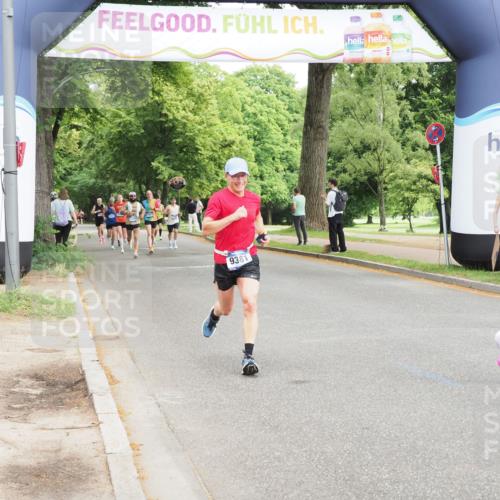 29.06.2025 - hella hamburg halbmarathon MichiJ http://msf.ph/oto/8194025 29.06.2025 10:20:15 Zwischen KM18-KM19 7055, 9381, 18235 meine-sportfotos.de