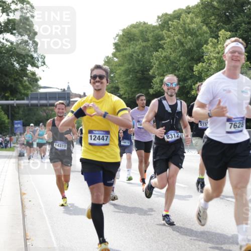 29.06.2025 - hella hamburg halbmarathon Jannik Wohlers http://msf.ph/oto/8194028 29.06.2025 09:46:14 Lombardsbrücke 1344, 1889, 2243, 4477, 4944, 5048, 5152, 6683, 7628, 8312, 8784, 10298, 10927, 10929, 11230, 11304, 11661, 12447, 12987, 13961, 14310, 14450, 15902, 16065, 16140, 16243, 16505, 16619, 16811, 16957, 17751, 18277, 18422 meine-sportfotos.de