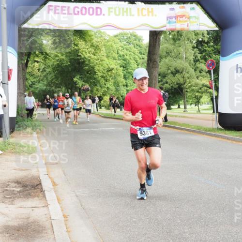 29.06.2025 - hella hamburg halbmarathon MichiJ http://msf.ph/oto/8194110 29.06.2025 10:20:16 Zwischen KM18-KM19 7055, 9381, 18235 meine-sportfotos.de