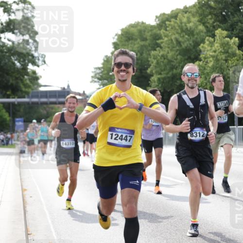 29.06.2025 - hella hamburg halbmarathon Jannik Wohlers http://msf.ph/oto/8194134 29.06.2025 09:46:15 Lombardsbrücke 1344, 1889, 2243, 4477, 4944, 5048, 5152, 6683, 7628, 8312, 10298, 10927, 10929, 11230, 11304, 11661, 12447, 12899, 12987, 13961, 14310, 14450, 15902, 16243, 16505, 16619, 16811, 16957, 17751, 18026, 18277, 18422 meine-sportfotos.de