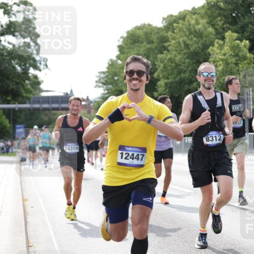 29.06.2025 - hella hamburg halbmarathon Jannik Wohlers http://msf.ph/oto/8194151 29.06.2025 09:46:15 Lombardsbrücke 1344, 1889, 2243, 4477, 4944, 5048, 5152, 6683, 7628, 8312, 10298, 10927, 10929, 11230, 11304, 11661, 12447, 12899, 12987, 13961, 14310, 14450, 15902, 16243, 16505, 16619, 16811, 16957, 17751, 18026, 18277, 18422 meine-sportfotos.de