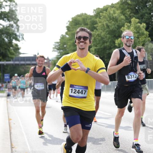 29.06.2025 - hella hamburg halbmarathon Jannik Wohlers http://msf.ph/oto/8194192 29.06.2025 09:46:15 Lombardsbrücke 1344, 1889, 2243, 4477, 4944, 5048, 5152, 6683, 7628, 8312, 10298, 10927, 10929, 11230, 11304, 11661, 12447, 12899, 12987, 13961, 14310, 14450, 15902, 16243, 16505, 16619, 16811, 16957, 17751, 18026, 18277, 18422 meine-sportfotos.de