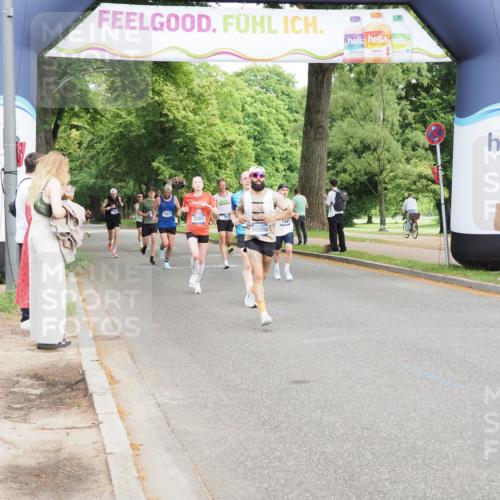 29.06.2025 - hella hamburg halbmarathon MichiJ http://msf.ph/oto/8194200 29.06.2025 10:20:19 Zwischen KM18-KM19 3201, 7055, 9381, 16508, 18235 meine-sportfotos.de