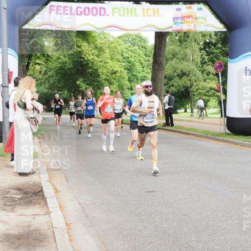 29.06.2025 - hella hamburg halbmarathon MichiJ http://msf.ph/oto/8194273 29.06.2025 10:20:19 Zwischen KM18-KM19 3201, 7055, 9381, 16508, 18235 meine-sportfotos.de