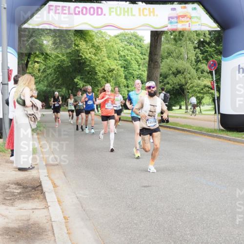 29.06.2025 - hella hamburg halbmarathon MichiJ http://msf.ph/oto/8194290 29.06.2025 10:20:19 Zwischen KM18-KM19 3201, 7055, 9381, 16508, 18235 meine-sportfotos.de