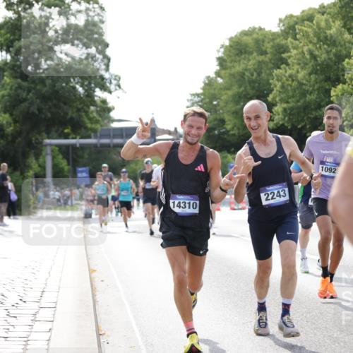 29.06.2025 - hella hamburg halbmarathon Jannik Wohlers http://msf.ph/oto/8194299 29.06.2025 09:46:16 Lombardsbrücke 1344, 1889, 2243, 4477, 4944, 5048, 5152, 6683, 7628, 8312, 10298, 10927, 10929, 11230, 11304, 11661, 12447, 12899, 12987, 13493, 13494, 13961, 14310, 14450, 15902, 16243, 16505, 16619, 16811, 16957, 17137, 17751, 18026, 18277, 18422, 18824 meine-sportfotos.de