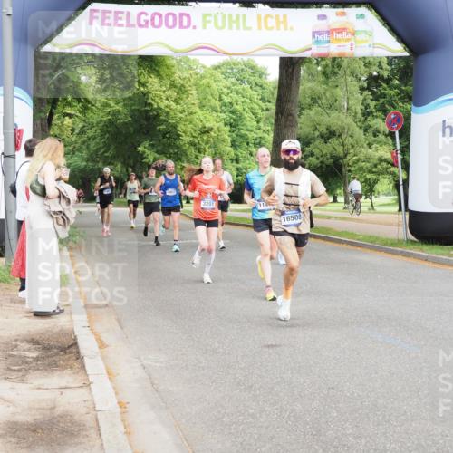 29.06.2025 - hella hamburg halbmarathon MichiJ http://msf.ph/oto/8194306 29.06.2025 10:20:19 Zwischen KM18-KM19 3201, 7055, 9381, 16508, 18235 meine-sportfotos.de
