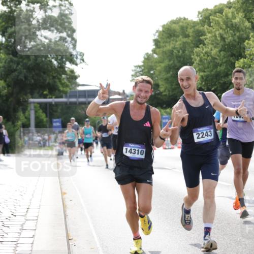 29.06.2025 - hella hamburg halbmarathon Jannik Wohlers http://msf.ph/oto/8194318 29.06.2025 09:46:16 Lombardsbrücke 1344, 1889, 2243, 4477, 4944, 5048, 5152, 6683, 7628, 8312, 10298, 10927, 10929, 11230, 11304, 11661, 12447, 12899, 12987, 13493, 13494, 13961, 14310, 14450, 15902, 16243, 16505, 16619, 16811, 16957, 17137, 17751, 18026, 18277, 18422, 18824 meine-sportfotos.de