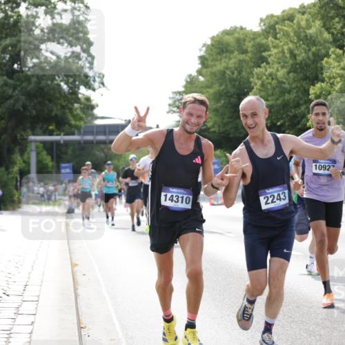 29.06.2025 - hella hamburg halbmarathon Jannik Wohlers http://msf.ph/oto/8194349 29.06.2025 09:46:16 Lombardsbrücke 1344, 1889, 2243, 4477, 4944, 5048, 5152, 6683, 7628, 8312, 10298, 10927, 10929, 11230, 11304, 11661, 12447, 12899, 12987, 13493, 13494, 13961, 14310, 14450, 15902, 16243, 16505, 16619, 16811, 16957, 17137, 17751, 18026, 18277, 18422, 18824 meine-sportfotos.de
