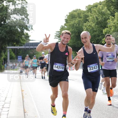 29.06.2025 - hella hamburg halbmarathon Jannik Wohlers http://msf.ph/oto/8194363 29.06.2025 09:46:16 Lombardsbrücke 1344, 1889, 2243, 4477, 4944, 5048, 5152, 6683, 7628, 8312, 10298, 10927, 10929, 11230, 11304, 11661, 12447, 12899, 12987, 13493, 13494, 13961, 14310, 14450, 15902, 16243, 16505, 16619, 16811, 16957, 17137, 17751, 18026, 18277, 18422, 18824 meine-sportfotos.de