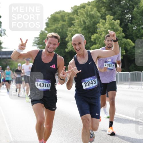 29.06.2025 - hella hamburg halbmarathon Jannik Wohlers http://msf.ph/oto/8194394 29.06.2025 09:46:16 Lombardsbrücke 1344, 1889, 2243, 4477, 4944, 5048, 5152, 6683, 7628, 8312, 10298, 10927, 10929, 11230, 11304, 11661, 12447, 12899, 12987, 13493, 13494, 13961, 14310, 14450, 15902, 16243, 16505, 16619, 16811, 16957, 17137, 17751, 18026, 18277, 18422, 18824 meine-sportfotos.de