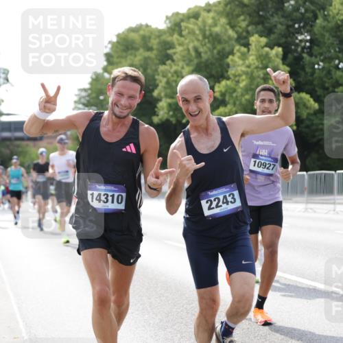 29.06.2025 - hella hamburg halbmarathon Jannik Wohlers http://msf.ph/oto/8194404 29.06.2025 09:46:16 Lombardsbrücke 1344, 1889, 2243, 4477, 4944, 5048, 5152, 6683, 7628, 8312, 10298, 10927, 10929, 11230, 11304, 11661, 12447, 12899, 12987, 13493, 13494, 13961, 14310, 14450, 15902, 16243, 16505, 16619, 16811, 16957, 17137, 17751, 18026, 18277, 18422, 18824 meine-sportfotos.de