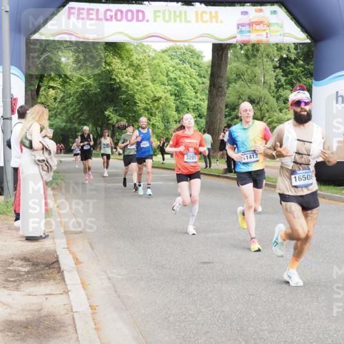 29.06.2025 - hella hamburg halbmarathon MichiJ http://msf.ph/oto/8194424 29.06.2025 10:20:20 Zwischen KM18-KM19 3201, 7481, 9381, 10017, 11413, 16508, 18235 meine-sportfotos.de