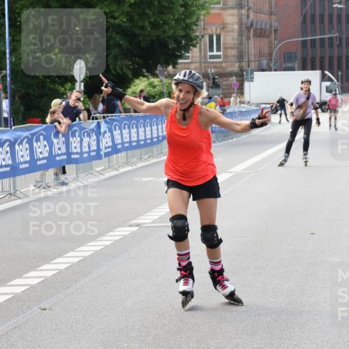 29.06.2025 - hella hamburg halbmarathon Strokosch-Dieckow http://msf.ph/oto/8194445 29.06.2025 09:38:20 Ziel 20298, 20317 meine-sportfotos.de