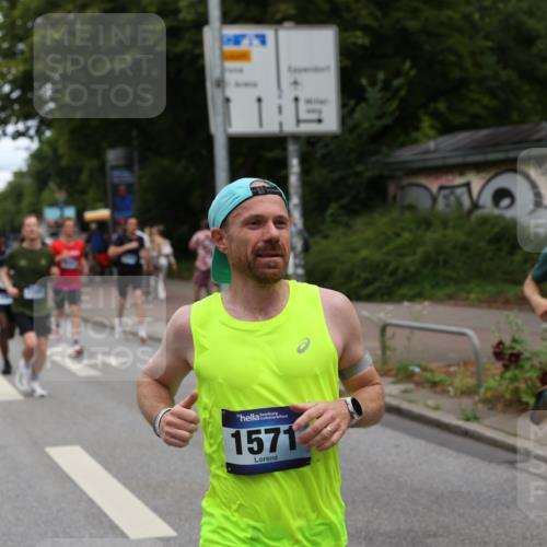 29.06.2025 - hella hamburg halbmarathon Yannick Fuchs http://msf.ph/oto/8194449 29.06.2025 10:31:31 20KM 1385, 1411, 1571, 2121, 3959, 4865, 5092, 5315, 5961, 6529, 7482, 7831, 8084, 8121, 8362, 9296, 9313, 10680, 10738, 11120, 11833, 13972, 16523, 17024, 17192, 17306, 17658, 17723, 18038, 18062, 18384, 18733, 18824 meine-sportfotos.de