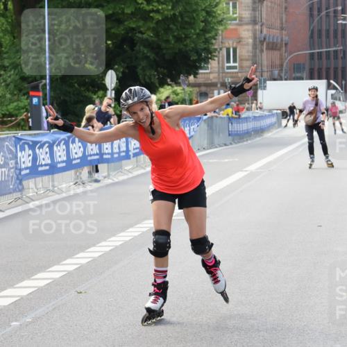 29.06.2025 - hella hamburg halbmarathon Strokosch-Dieckow http://msf.ph/oto/8194456 29.06.2025 09:38:20 Ziel 20298, 20317 meine-sportfotos.de