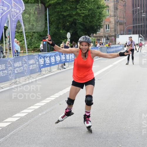 29.06.2025 - hella hamburg halbmarathon Strokosch-Dieckow http://msf.ph/oto/8194481 29.06.2025 09:38:21 Ziel 20298, 20317 meine-sportfotos.de