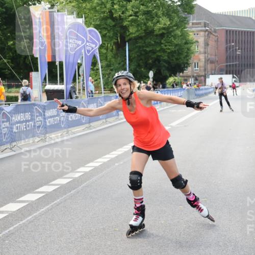 29.06.2025 - hella hamburg halbmarathon Strokosch-Dieckow http://msf.ph/oto/8194501 29.06.2025 09:38:21 Ziel 20298, 20317 meine-sportfotos.de