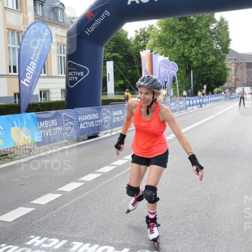 29.06.2025 - hella hamburg halbmarathon Strokosch-Dieckow http://msf.ph/oto/8194515 29.06.2025 09:38:22 Ziel 20298, 20317 meine-sportfotos.de