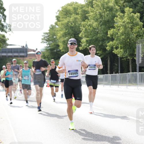 29.06.2025 - hella hamburg halbmarathon Jannik Wohlers http://msf.ph/oto/8194542 29.06.2025 09:46:19 Lombardsbrücke 1344, 1889, 2243, 4477, 4944, 5048, 5152, 6683, 7466, 7622, 7628, 8312, 10477, 10927, 11304, 11661, 12447, 12899, 13199, 13493, 13494, 13961, 14310, 14450, 15902, 16243, 16505, 16619, 16811, 16957, 17137, 17751, 18026, 18277, 18600, 18824 meine-sportfotos.de