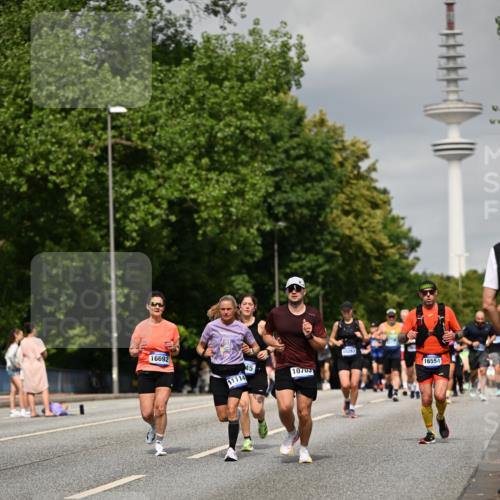 29.06.2025 - hella hamburg halbmarathon Dr. Thomas Lammeyer http://msf.ph/oto/8194544 29.06.2025 10:11:23 Kennedybrücke 4262, 4502, 5287, 5807, 5845, 5926, 6517, 6833, 7503, 8585, 10283, 10700, 10703, 11114, 11394 meine-sportfotos.de
