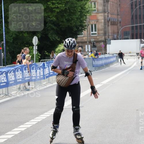 29.06.2025 - hella hamburg halbmarathon Strokosch-Dieckow http://msf.ph/oto/8194563 29.06.2025 09:38:27 Ziel 20298 meine-sportfotos.de
