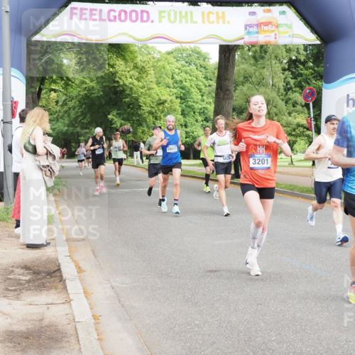 29.06.2025 - hella hamburg halbmarathon MichiJ http://msf.ph/oto/8194564 29.06.2025 10:20:21 Zwischen KM18-KM19 3201, 5826, 7481, 9381, 10017, 11413, 16508, 18235 meine-sportfotos.de