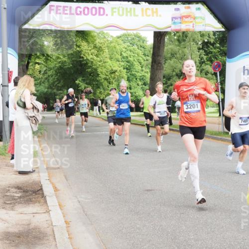 29.06.2025 - hella hamburg halbmarathon MichiJ http://msf.ph/oto/8194575 29.06.2025 10:20:21 Zwischen KM18-KM19 3201, 5826, 7481, 9381, 10017, 11413, 16508, 18235 meine-sportfotos.de