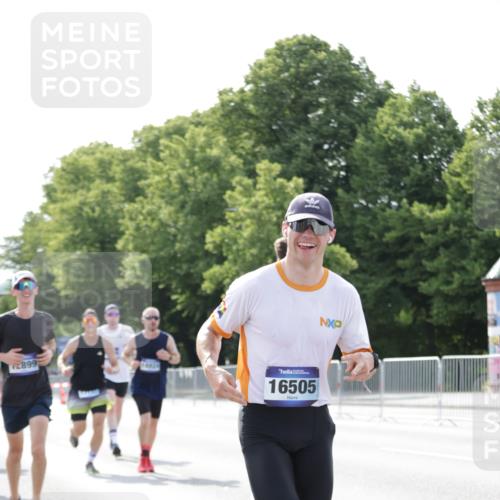 29.06.2025 - hella hamburg halbmarathon Jannik Wohlers http://msf.ph/oto/8194588 29.06.2025 09:46:20 Lombardsbrücke 1889, 2243, 4477, 4944, 5048, 5152, 5660, 6683, 7466, 7622, 7628, 8312, 10477, 10927, 11304, 11661, 12447, 12899, 13199, 13493, 13494, 13729, 13961, 14310, 14450, 15902, 16505, 16619, 16811, 16957, 17137, 17751, 18026, 18277, 18600, 18824 meine-sportfotos.de