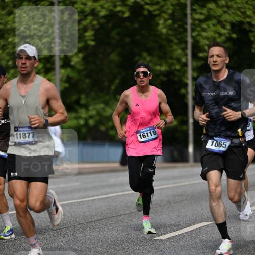 29.06.2025 - hella hamburg halbmarathon Dr. Thomas Lammeyer http://msf.ph/oto/8194620 29.06.2025 09:47:48 Kennedybrücke 1065, 2021, 2879, 3075, 3845, 3968, 4678, 7349, 8473, 8731, 9047, 10790 meine-sportfotos.de
