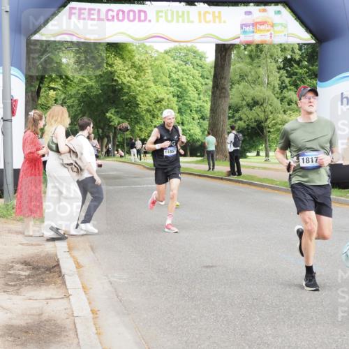 29.06.2025 - hella hamburg halbmarathon MichiJ http://msf.ph/oto/8194643 29.06.2025 10:20:23 Zwischen KM18-KM19 3201, 5826, 7481, 10017, 11413, 11857, 16508, 18177 meine-sportfotos.de