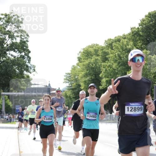 29.06.2025 - hella hamburg halbmarathon Jannik Wohlers http://msf.ph/oto/8194648 29.06.2025 09:46:21 Lombardsbrücke 1889, 2243, 4944, 5048, 5152, 5660, 6683, 7466, 7622, 7628, 8312, 10477, 10927, 11304, 11661, 12447, 12899, 13199, 13493, 13494, 13729, 14310, 14450, 15902, 16505, 16619, 16811, 16957, 17137, 17751, 18026, 18277, 18600, 18824 meine-sportfotos.de
